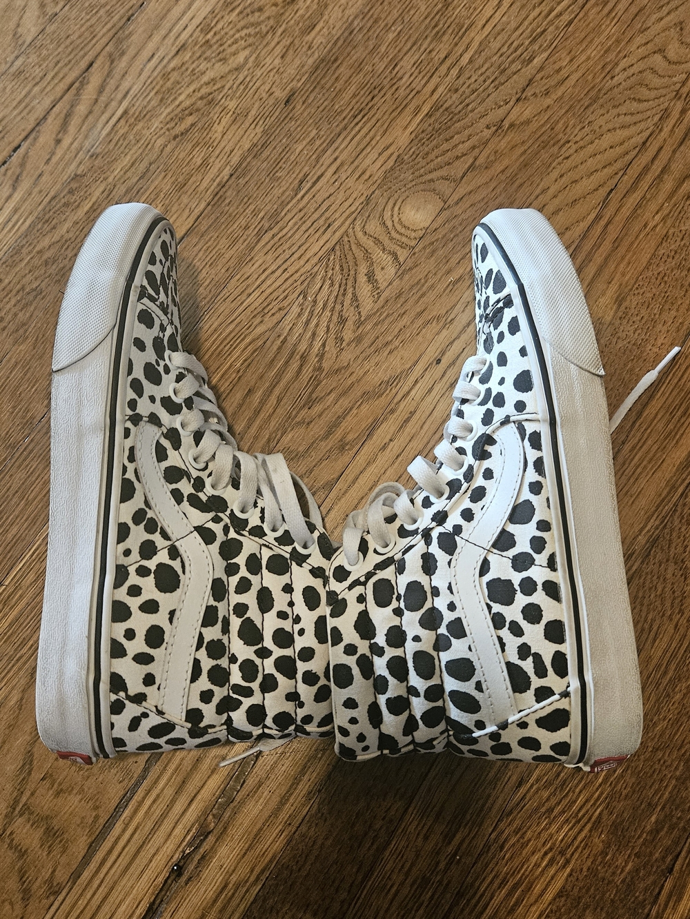 Vans High-Top Sneakers in White with Black Spot Print - Picture 3 of 5